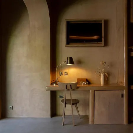 فندق Life Gallery & كورتشي