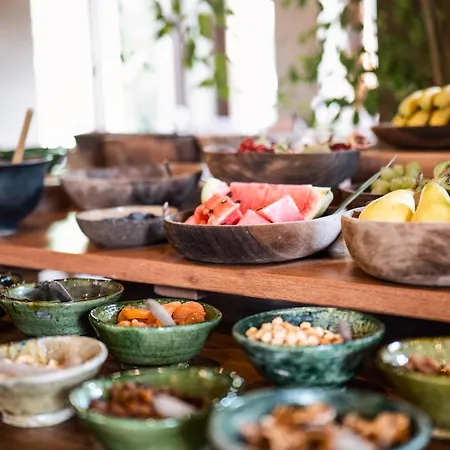 Life Gallery & فندق 5*