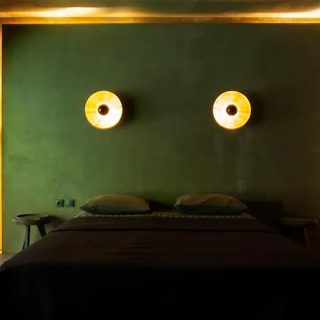 Life Gallery & فندق كورتشي