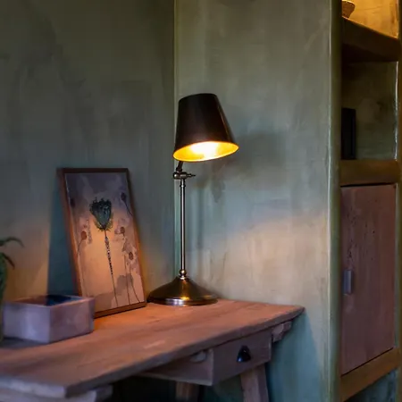 Life Gallery & فندق كورتشي