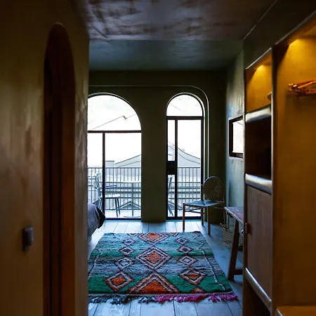 Life Gallery & فندق كورتشي