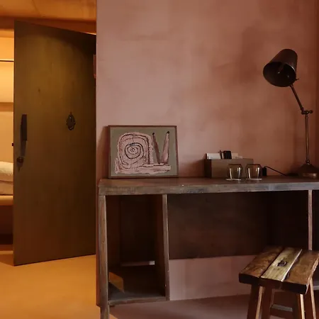 فندق Life Gallery & كورتشي