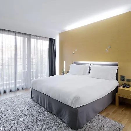 Life Gallery & Hotel