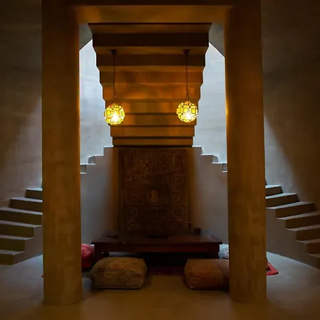 Life Gallery & Hotel 5*