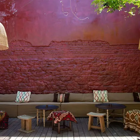 Life Gallery & Hotel 5*