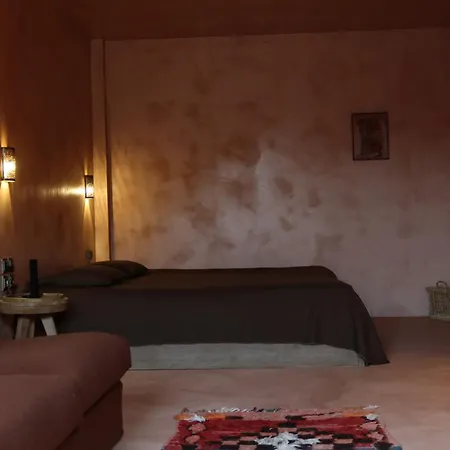 Life Gallery & Hotel