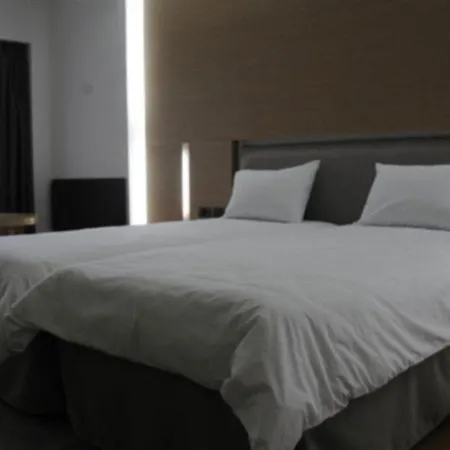 Life Gallery & Hotel 5*