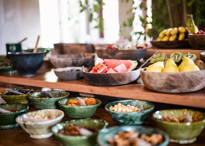 Life Gallery & Hotel 5*