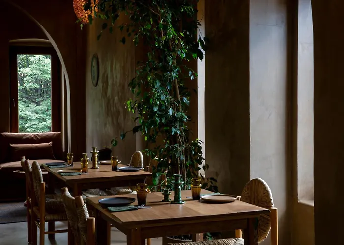 Hotel Life Gallery &