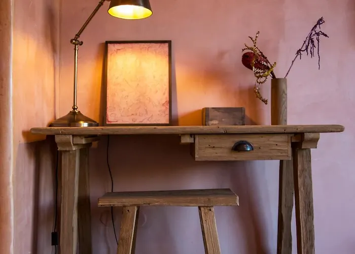 Life Gallery & Hotel