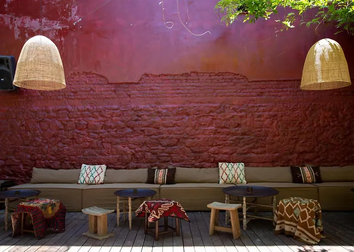 Life Gallery & Hotel 5*