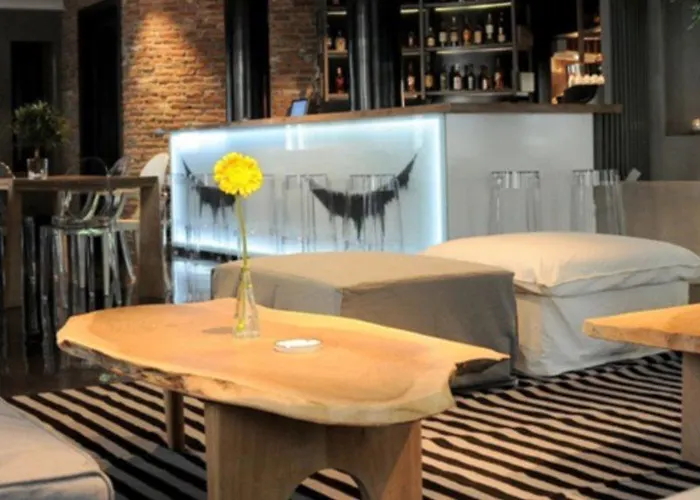 Life Gallery & Hotel Korce