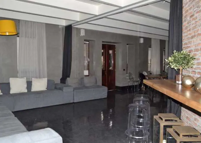 Life Gallery & Hotel 5*